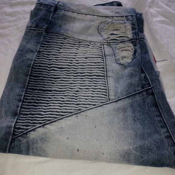 Square Zero Skinny Jeans - Picture 7 of 9